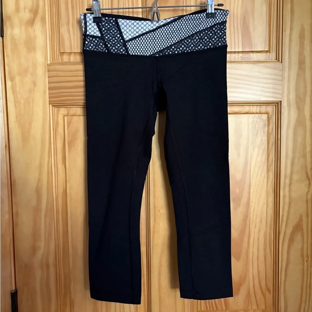 Lululemon Wunder Under 7/8 Pant - 6 Black / Dottie Eyelet White Black / White
